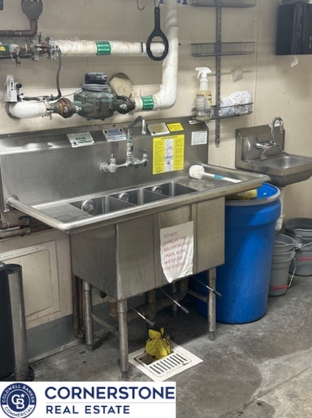 More Photos Of 1010 Cy Ave, Casper Specialty For Lease