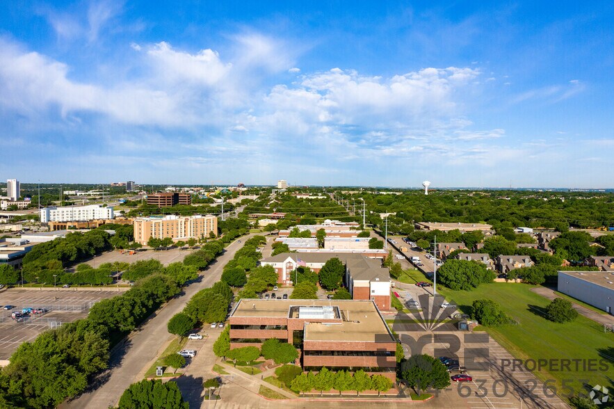 More Photos Of 2261 Brookhollow Plaza Dr, Arlington Office For Lease