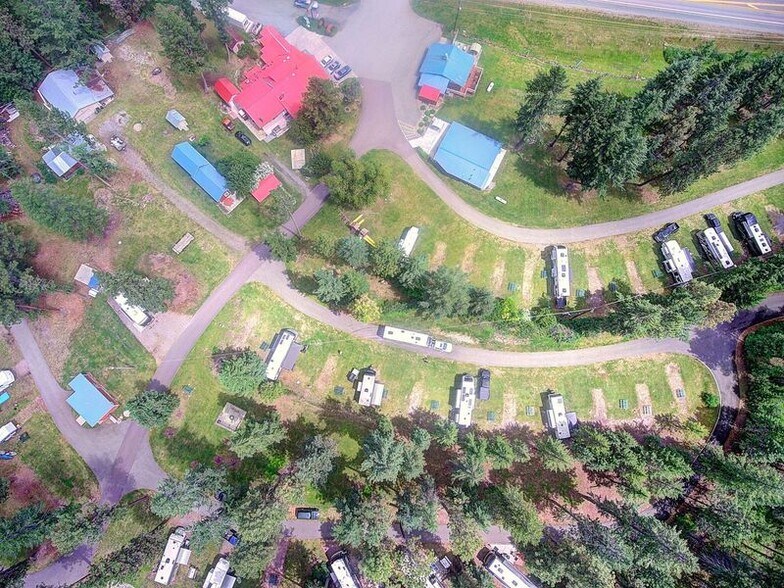 More Photos Of 23113 Rollins Lakeshore Dr, Rollins General Retail For Sale