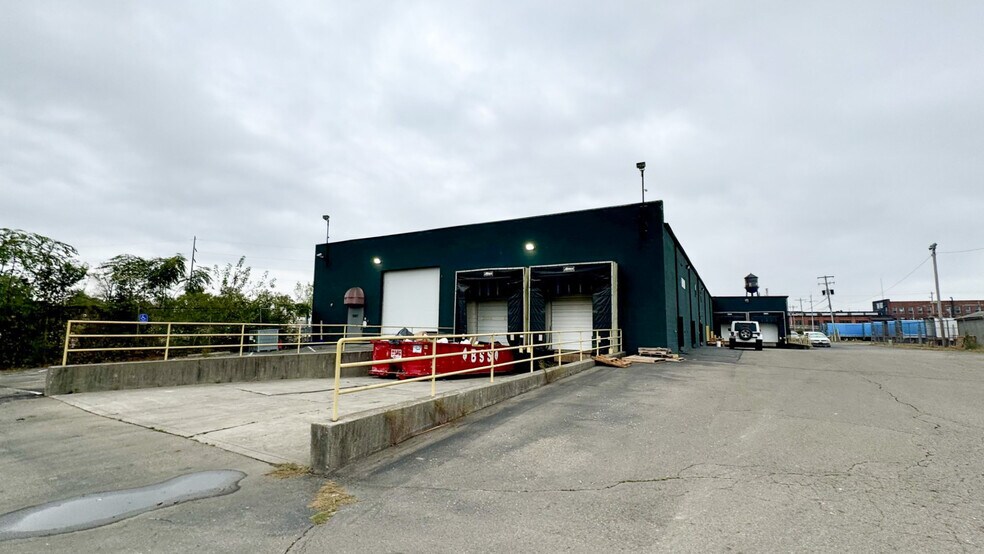 Primary Photo Of 2029 High st, Columbus Light Distribution For Lease