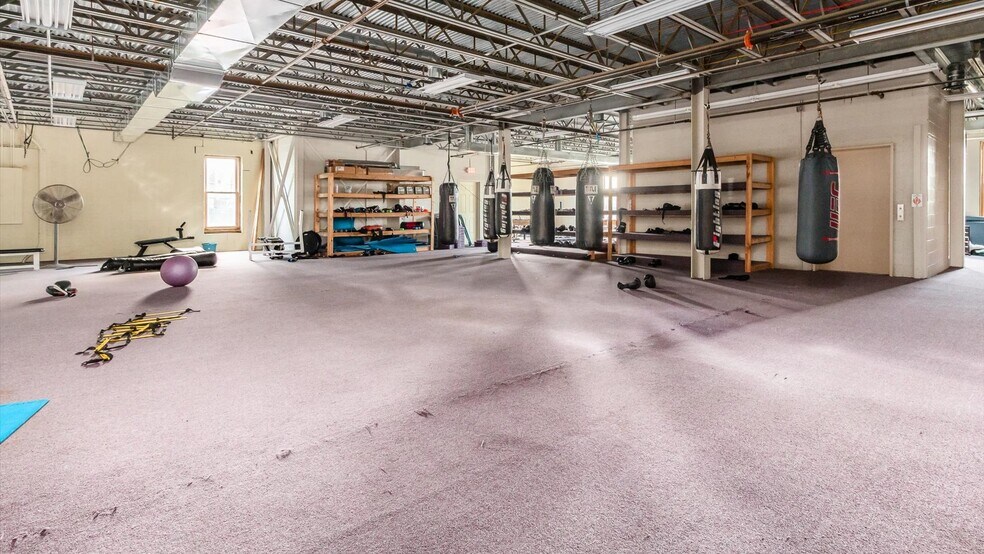 More Photos Of 701 Main St, Dresden Storefront For Lease