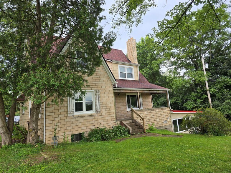 More Photos Of 368 Pittsburgh Rd, Butler Flex For Sale