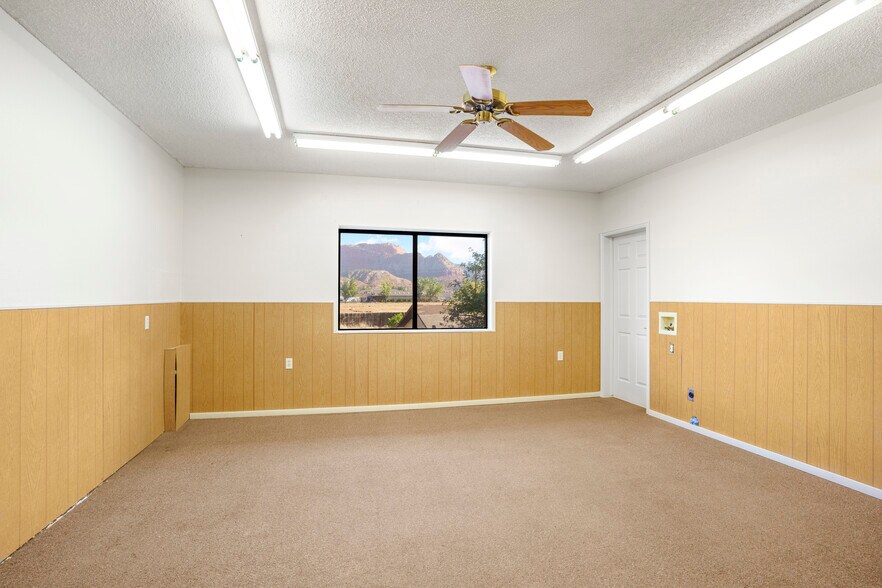More Photos Of 140 Central St, Colorado City Office For Sale