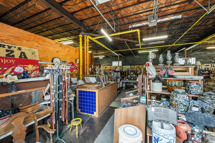 More Photos Of 46 Wight St, Berlin Warehouse For Sale