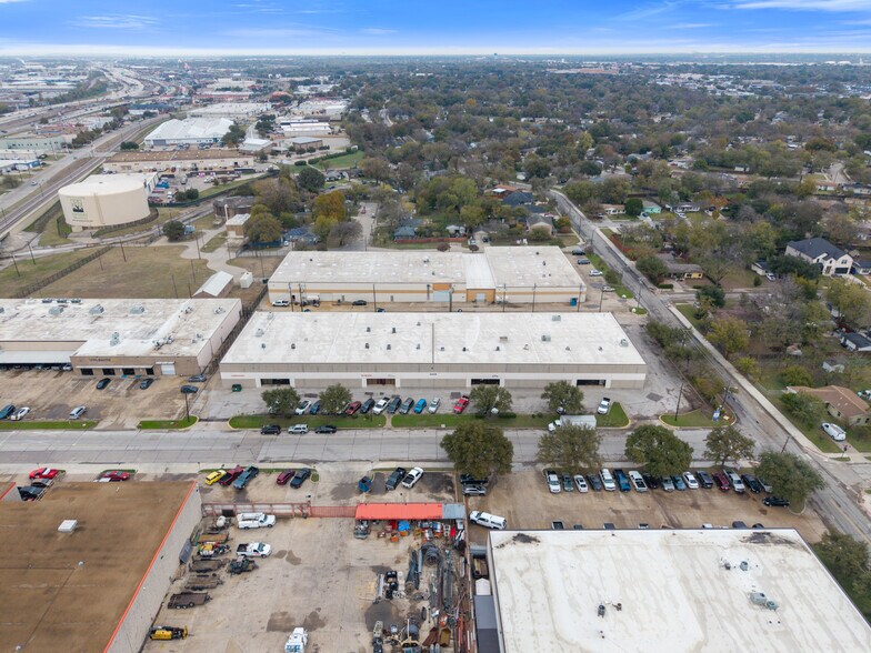 More Photos Of 2435 Squire Pl, Farmers Branch Light Manufacturing For Lease