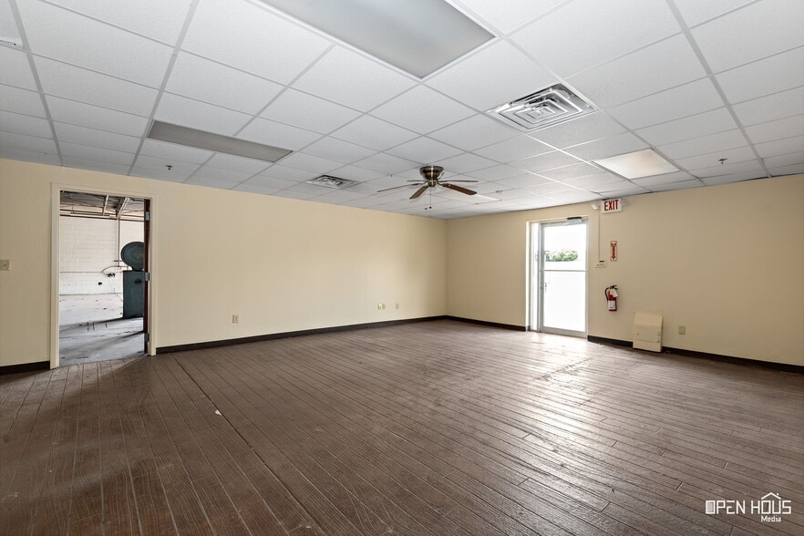 More Photos Of 2200 5th St, Wichita Falls Warehouse For Sale