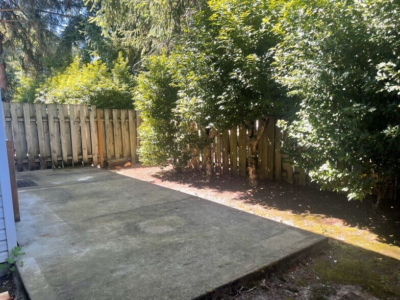 More Photos Of 615-629 Elliott Rd, Newberg Apartments For Sale