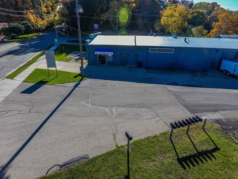 More Photos Of 622 Langley Ave, Saint Joseph Warehouse For Lease