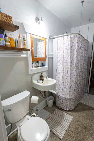 More Photos Of , Tacoma Multifamily For Sale