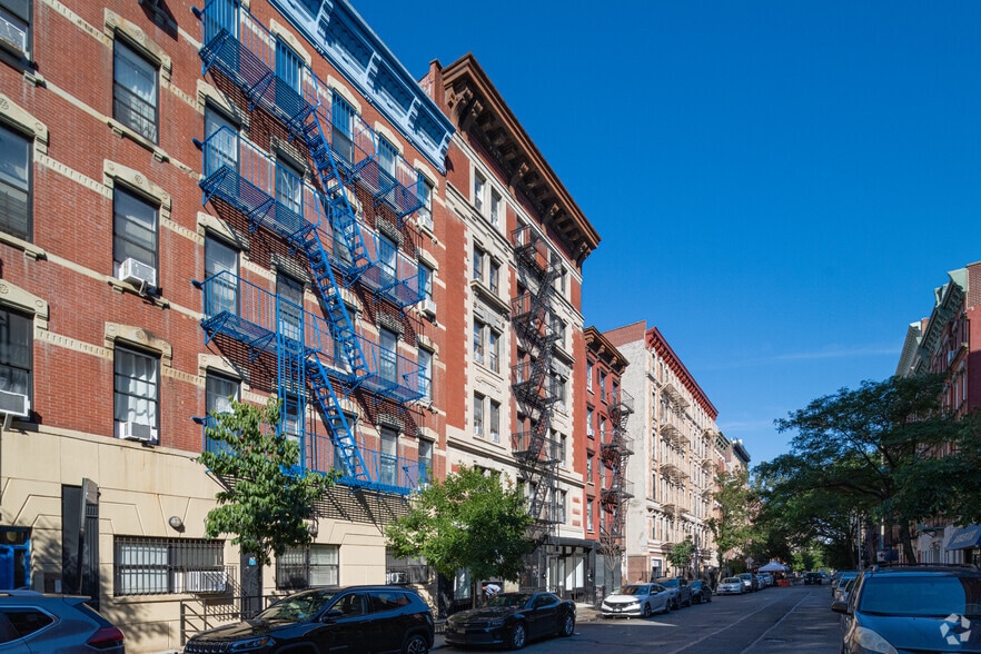 More Photos Of 170-172 E 2nd St, New York Apartments For Lease