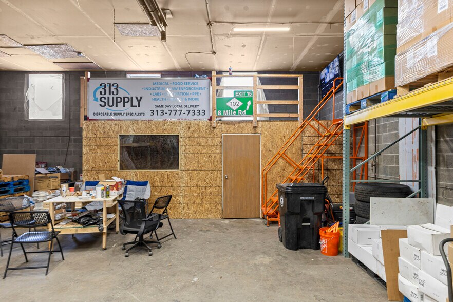 More Photos Of 26289 W Eight Mile Rd, Redford Township Manufacturing For Lease