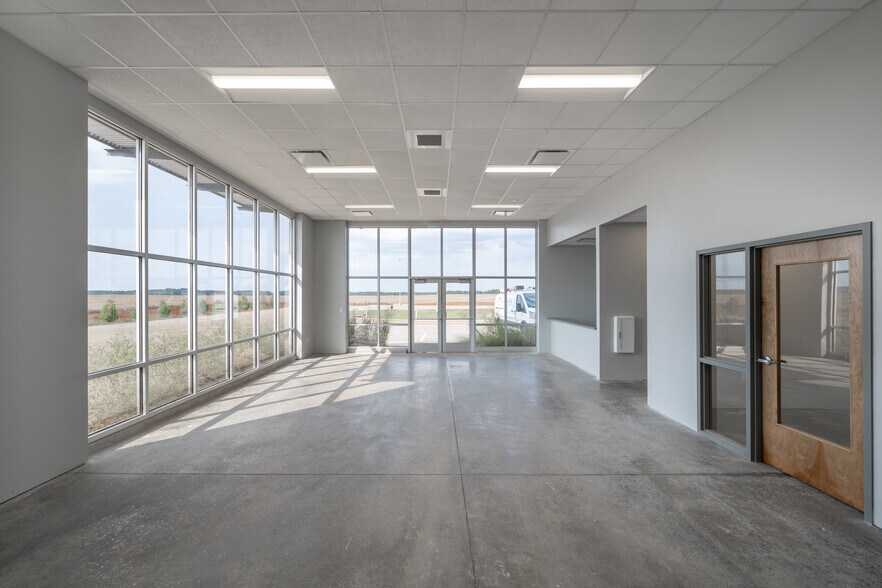 More Photos Of 23366 Bibb Garrett Rd, Tanner Distribution For Lease