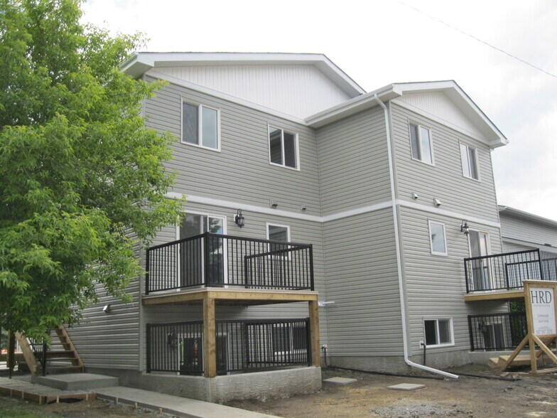 Primary Photo Of 106 Jespersen Ave, Spruce Grove Apartments For Sale