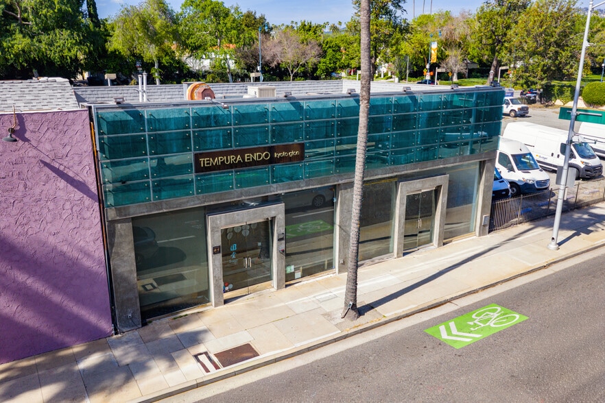 More Photos Of 9775 Santa Monica Blvd, Beverly Hills General Retail For Sale