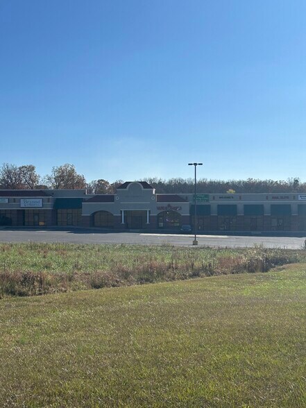 More Photos Of 25127 Highway 5, Lonsdale General Retail For Lease