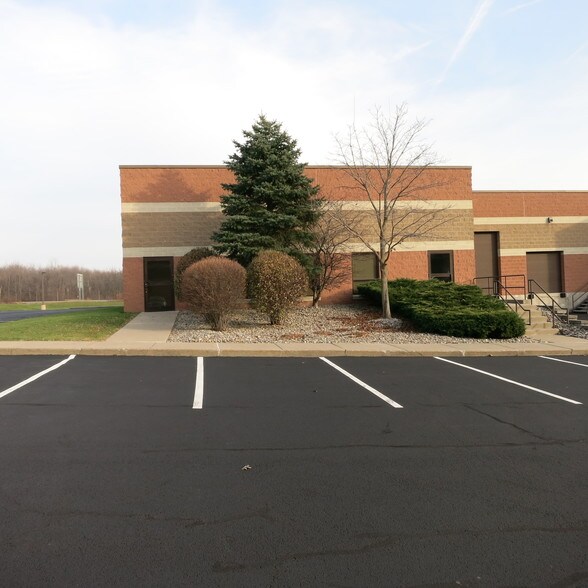 More Photos Of 17 Technology Pl, East Syracuse Office For Lease