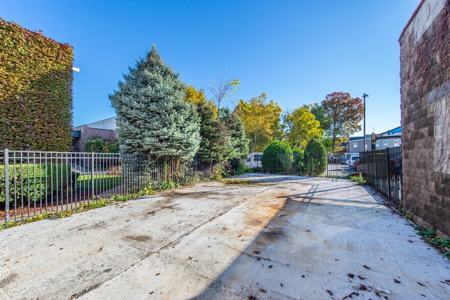 More Photos Of 581 E 18th St, Paterson Storefront Retail Residential For Sale