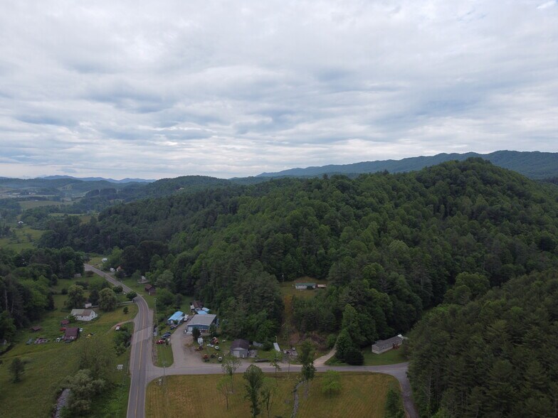 More Photos Of 6421 Highway 91 N, Laurel Bloomery Warehouse For Lease