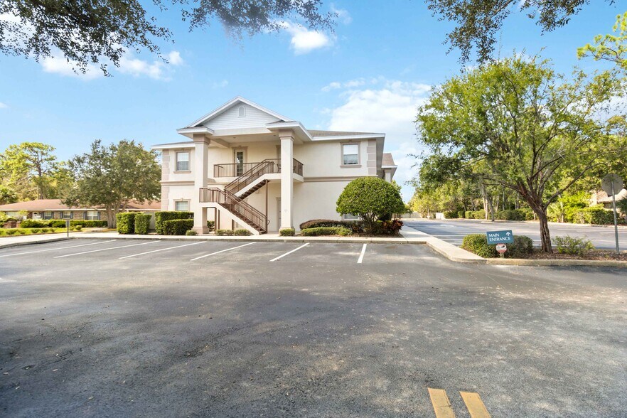 More Photos Of 365 Wekiva Springs Rd, Longwood Office For Sale