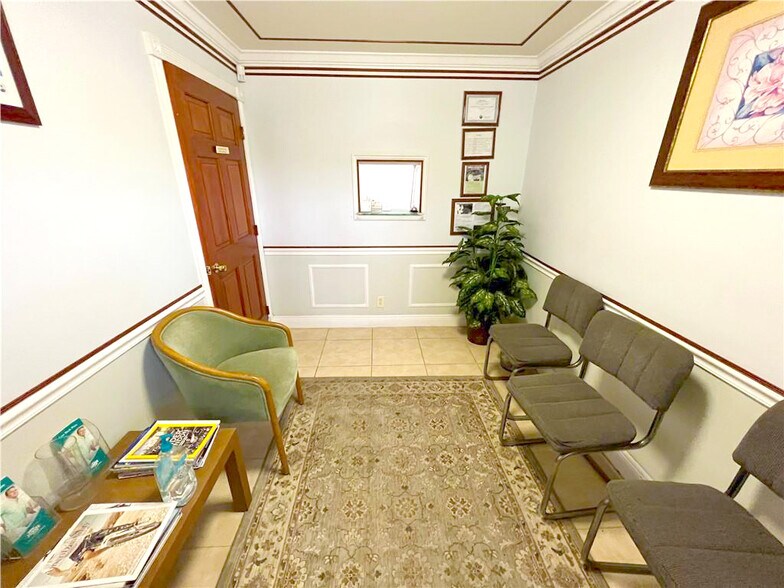 More Photos Of 2331 N State Road 7, Lauderhill Office For Sale