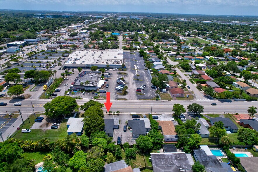 More Photos Of 16811 NE 6th Ave, Miami Office For Sale