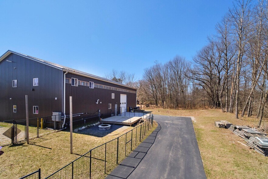 More Photos Of 480 E Parkdale Ave, Manistee Specialty For Sale