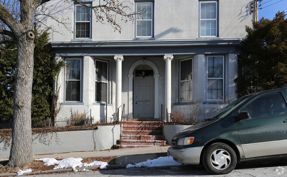 More Photos Of 106 Wellington Pl, Cincinnati Office Residential For Lease