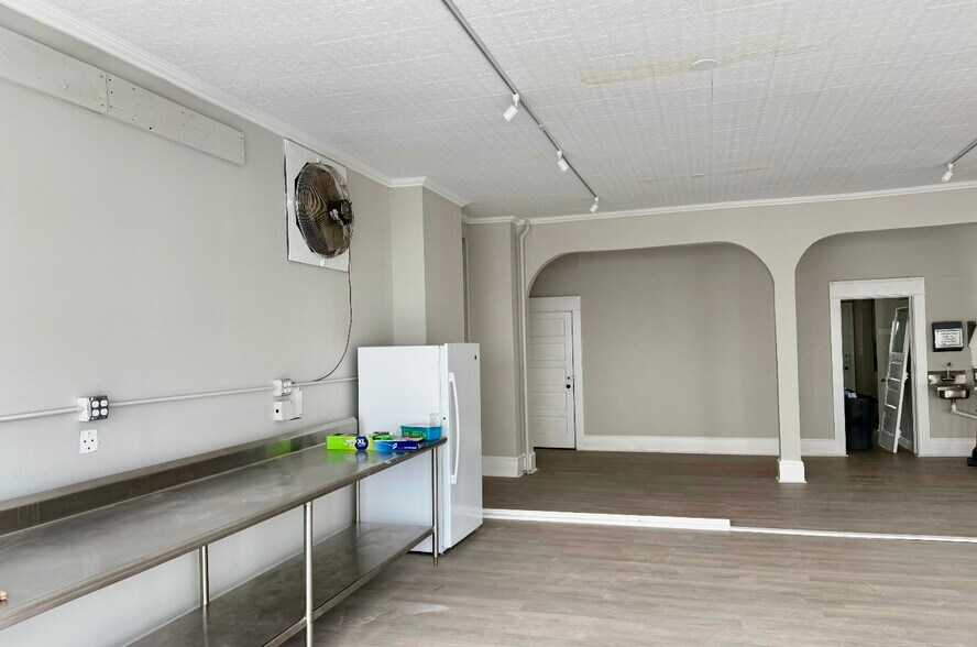 More Photos Of 288 Main St, Pittston General Retail For Sale