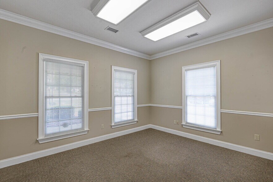 More Photos Of 5050 Warm Springs Rd, Columbus Office For Sale