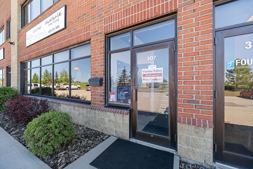 More Photos Of 3750 46th Ave SE, Calgary Warehouse For Sale