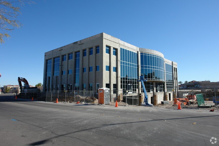 More Photos Of 2705 W Horizon Ridge Pky, Henderson Medical For Lease