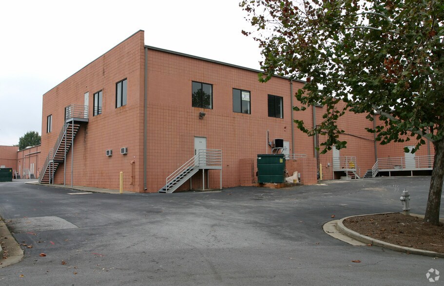 More Photos Of 690 Holcomb Bridge Rd, Roswell Unknown For Lease