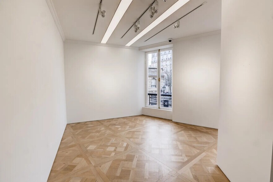 More Photos Of 90 Rue Du Faubourg Saint-Honoré, Paris Office For Sale