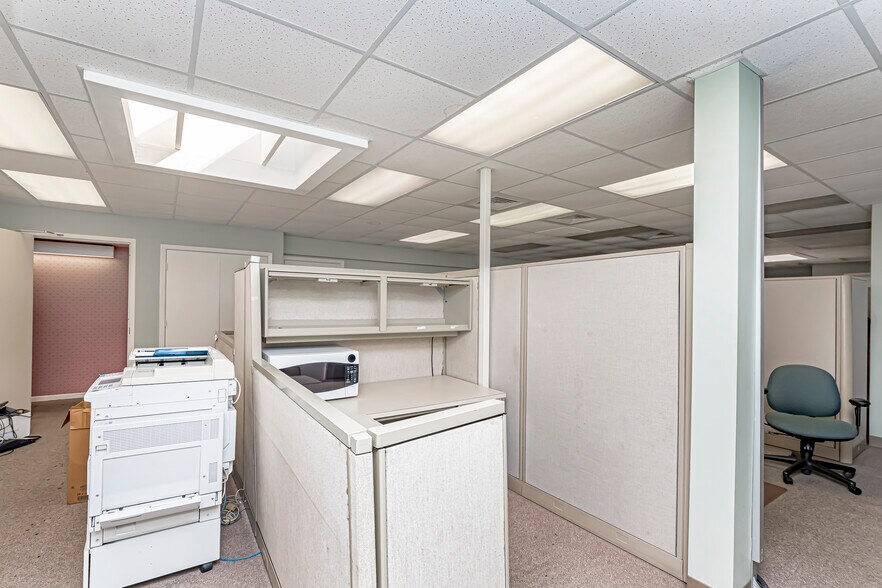 More Photos Of 8425 Cumberland Pl, Baton Rouge Medical For Lease