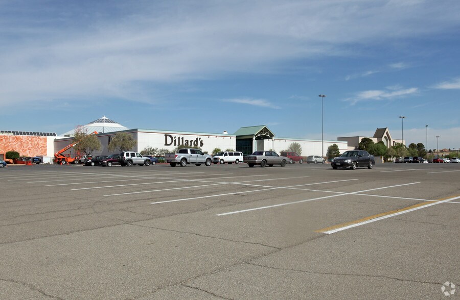 More Photos Of 750 Sunland Park Dr, El Paso Storefront For Lease