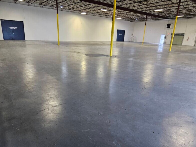 More Photos Of 3277 SE 14th Ave, Fort Lauderdale Warehouse For Lease