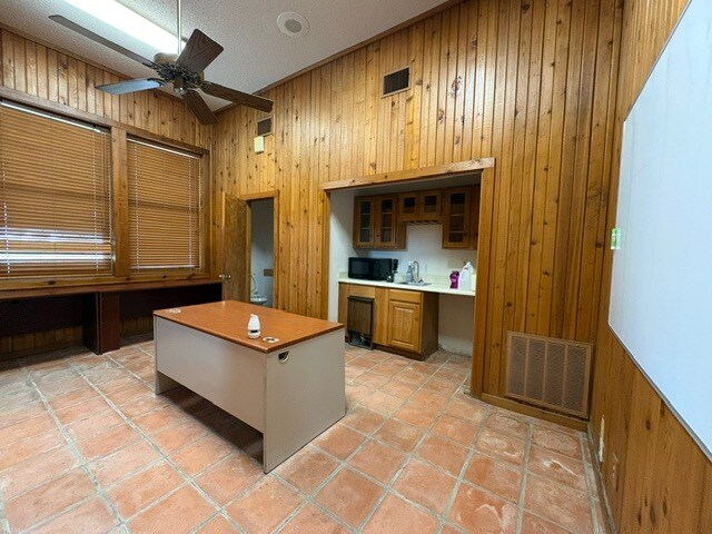 More Photos Of 1500 Simmons Ave, Jourdanton Warehouse For Sale