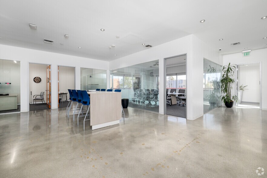 More Photos Of 3733 Motor Ave, Los Angeles Office For Lease