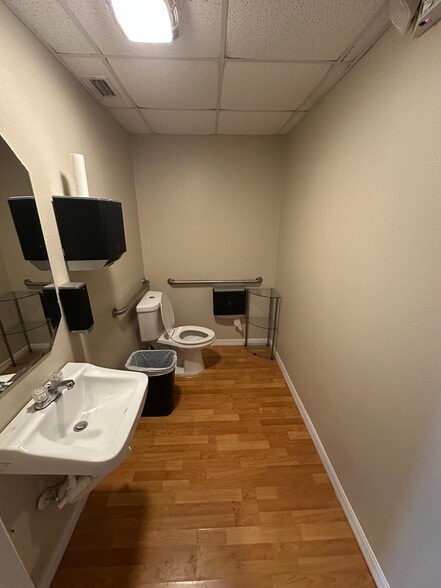 More Photos Of 16210-16214 Aviation Loop Dr, Brooksville Warehouse For Lease