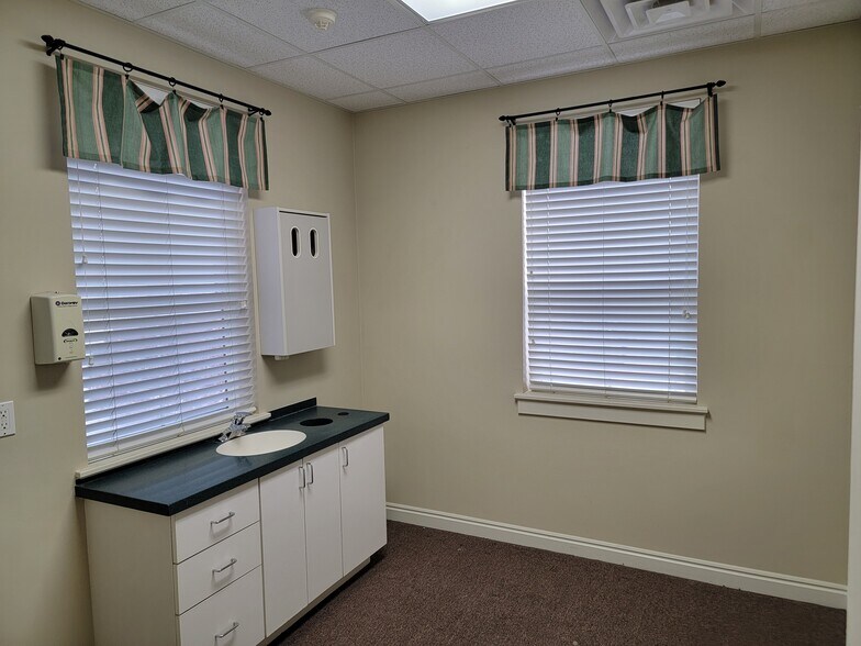 More Photos Of 411-423 N Orem Blvd, Orem Medical For Lease