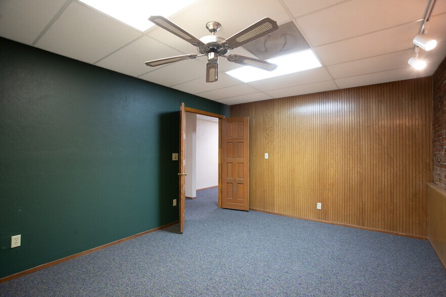 More Photos Of 310-312 1st St, Marysville Office Residential For Lease