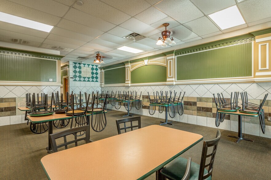 More Photos Of 150 Pearl Dr, LaFayette Restaurant For Sale