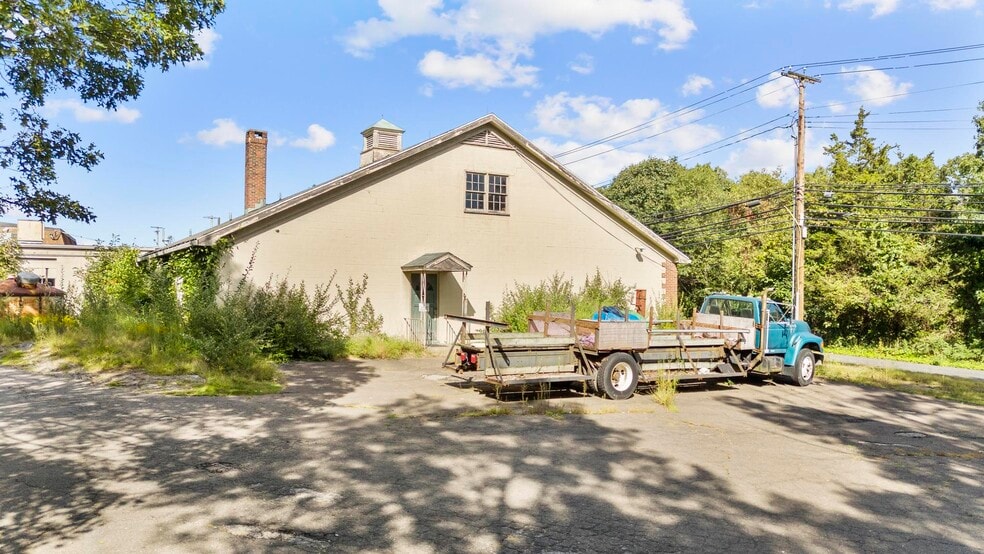 More Photos Of 435 Bridgeport Ave, Shelton Warehouse For Sale