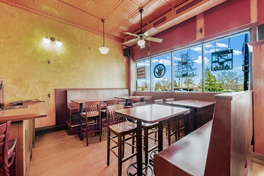 More Photos Of 201 N Broadway Ave, Urbana Restaurant For Sale