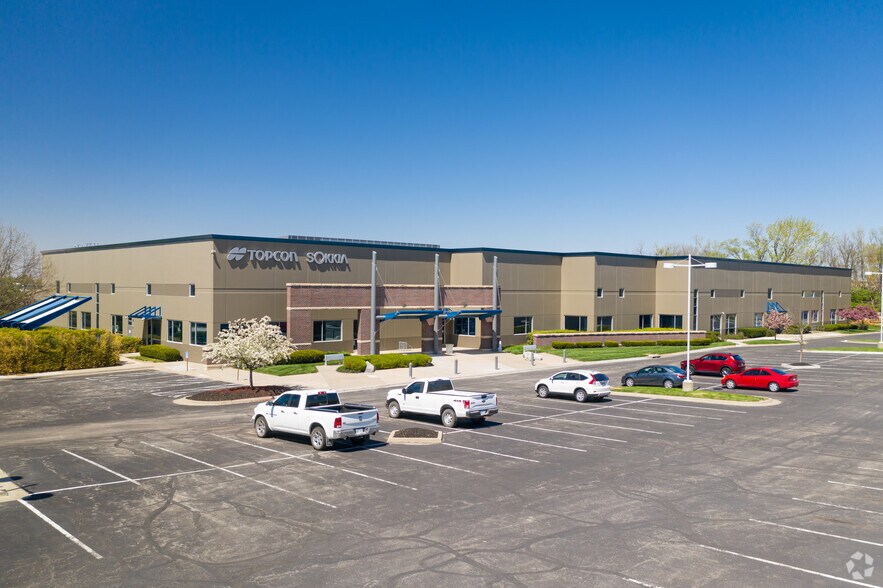 More Photos Of 16900 W 118th St - Bldg 5, Olathe Flex For Lease