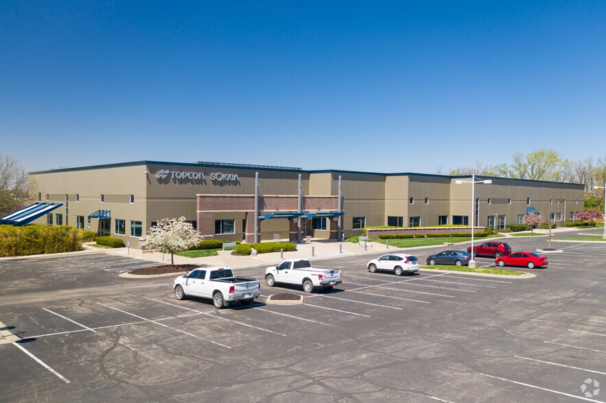 More Photos Of 16900 W 118th St - Bldg 5, Olathe Flex For Lease