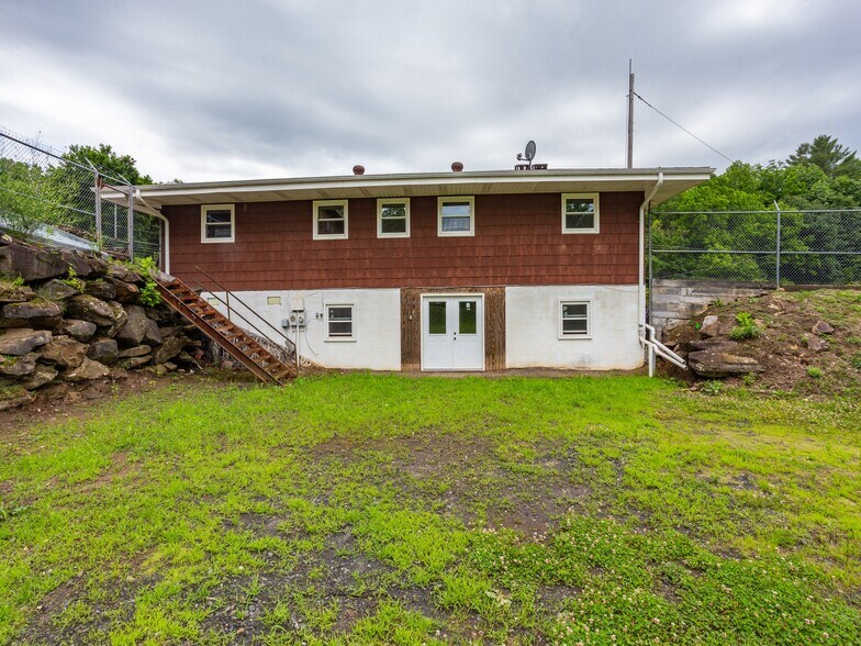 More Photos Of , Bakersville Unknown For Sale