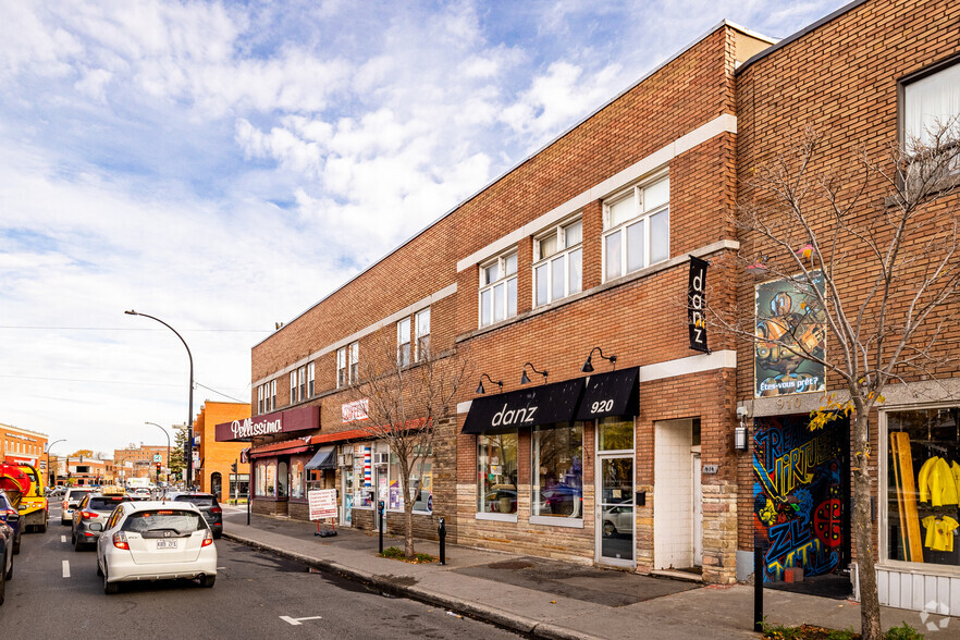 Primary Photo Of 914-970 Rue Jean-Talon E, Montréal Storefront Retail Residential For Sale