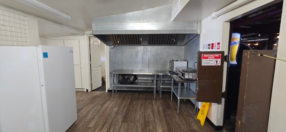 More Photos Of 18 N State Route 89, Chino Valley Bar For Sale