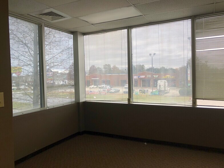 More Photos Of 3029 S Sherwood Forest Blvd, Baton Rouge Loft Creative Space For Lease